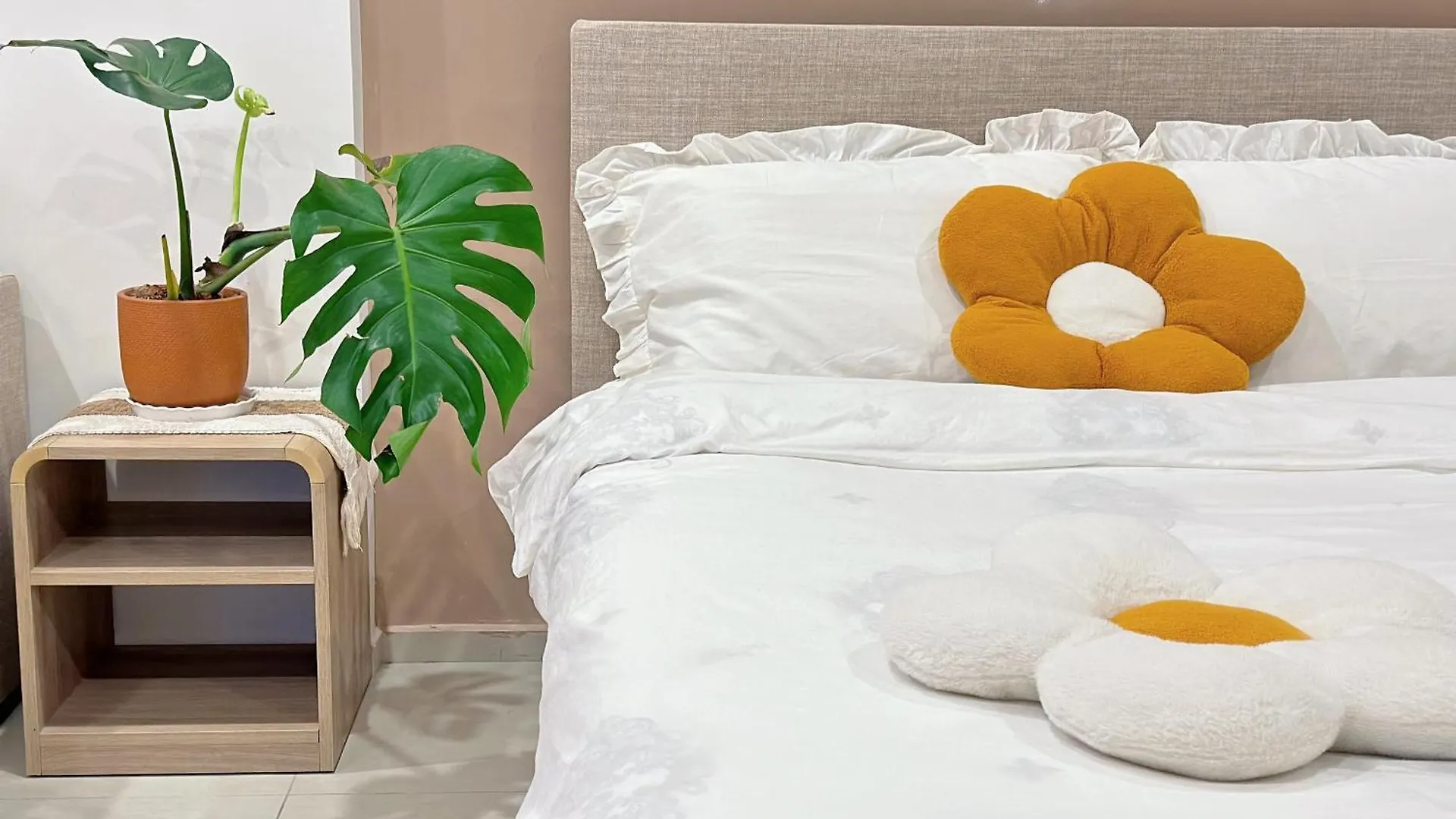וונג טאו Sunhouse The Song Apartment 0*, וונג טאו